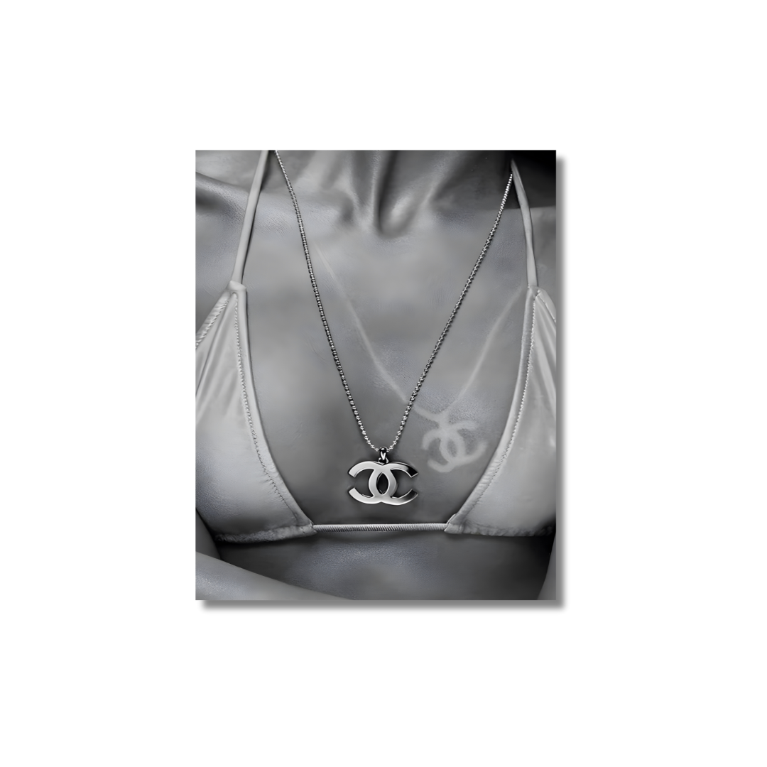 Chanel Necklace Black & White – Poster